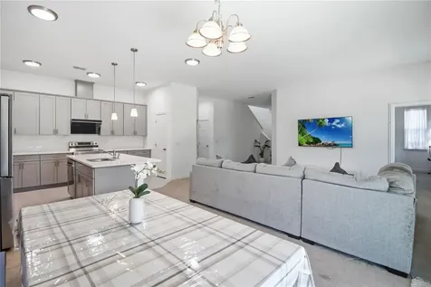 827 Dennis Avenue Orlando FL 32807
