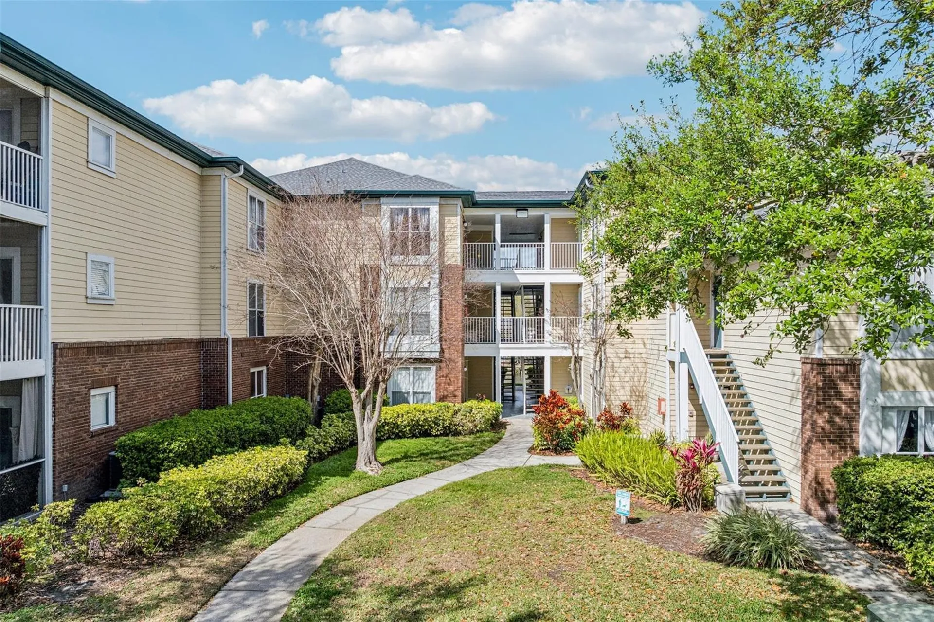 4211 Chatham Oak Court Tampa FL 33624