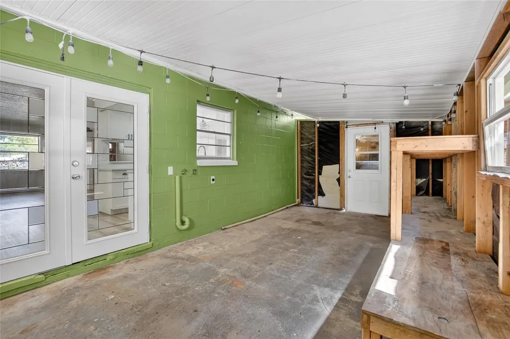 7407 S 33rd Avenue S Tampa FL 33619