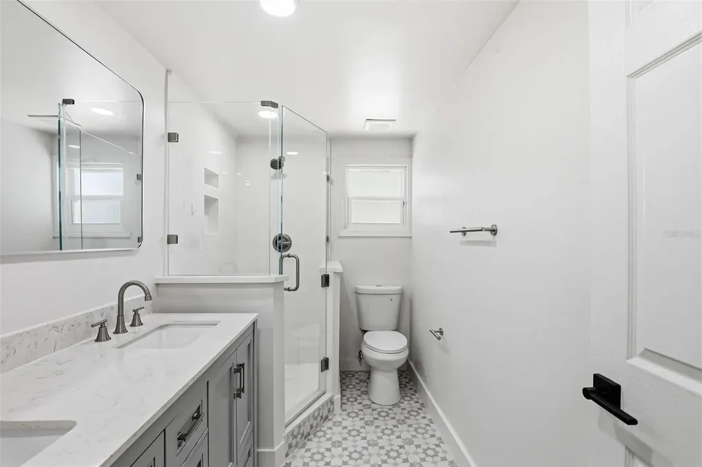 301 81st Avenue NE St Petersburg FL 33702