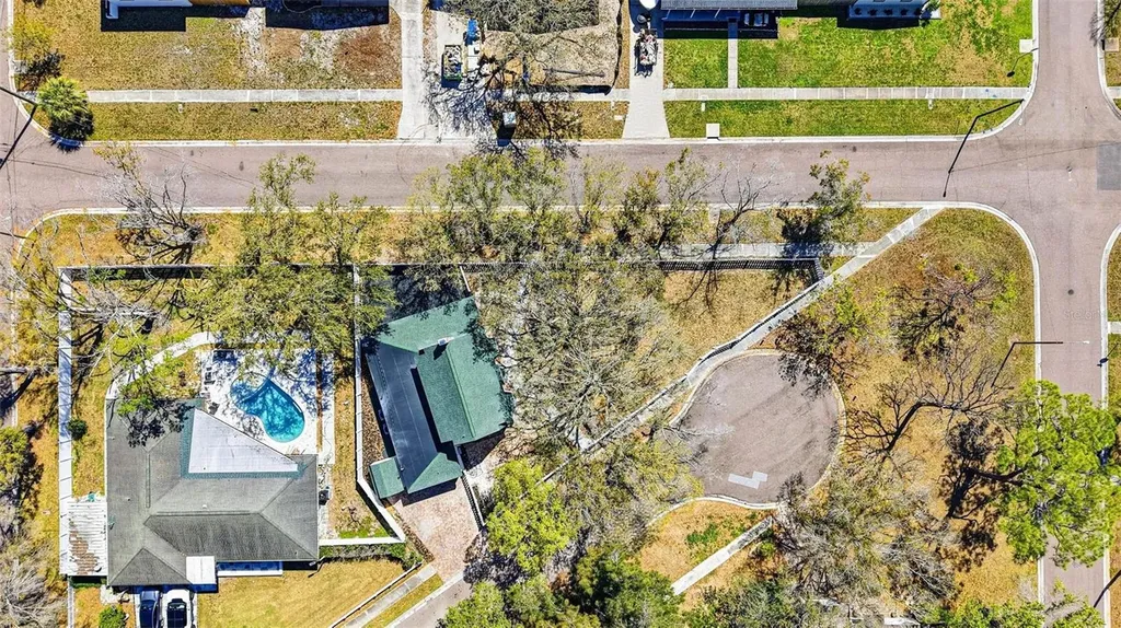 301 81st Avenue NE St Petersburg FL 33702