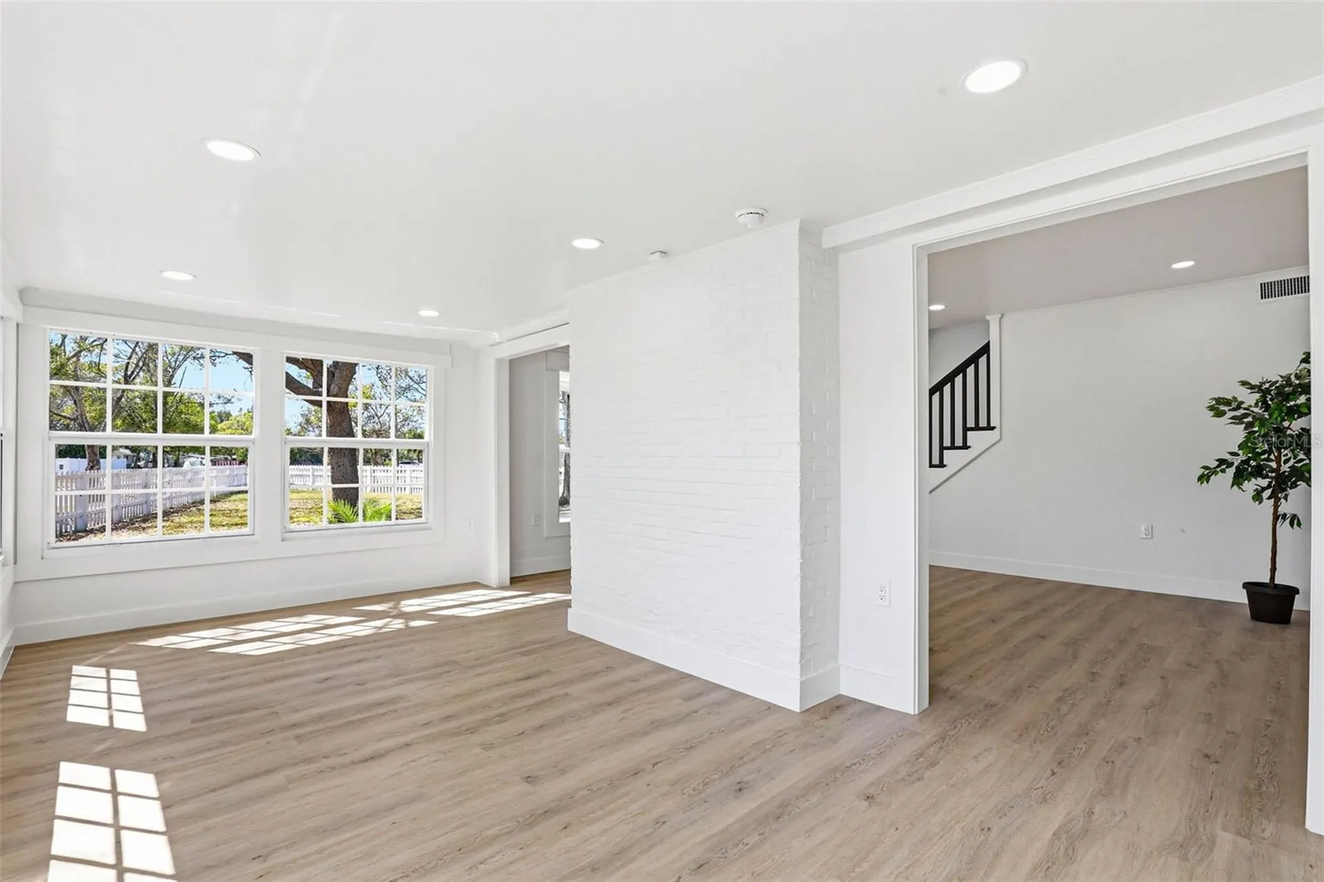 301 81st Avenue NE St Petersburg FL 33702