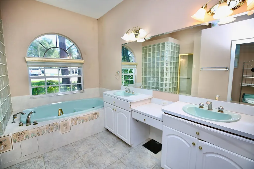 2686 Crystal Circle Dunedin FL 34698