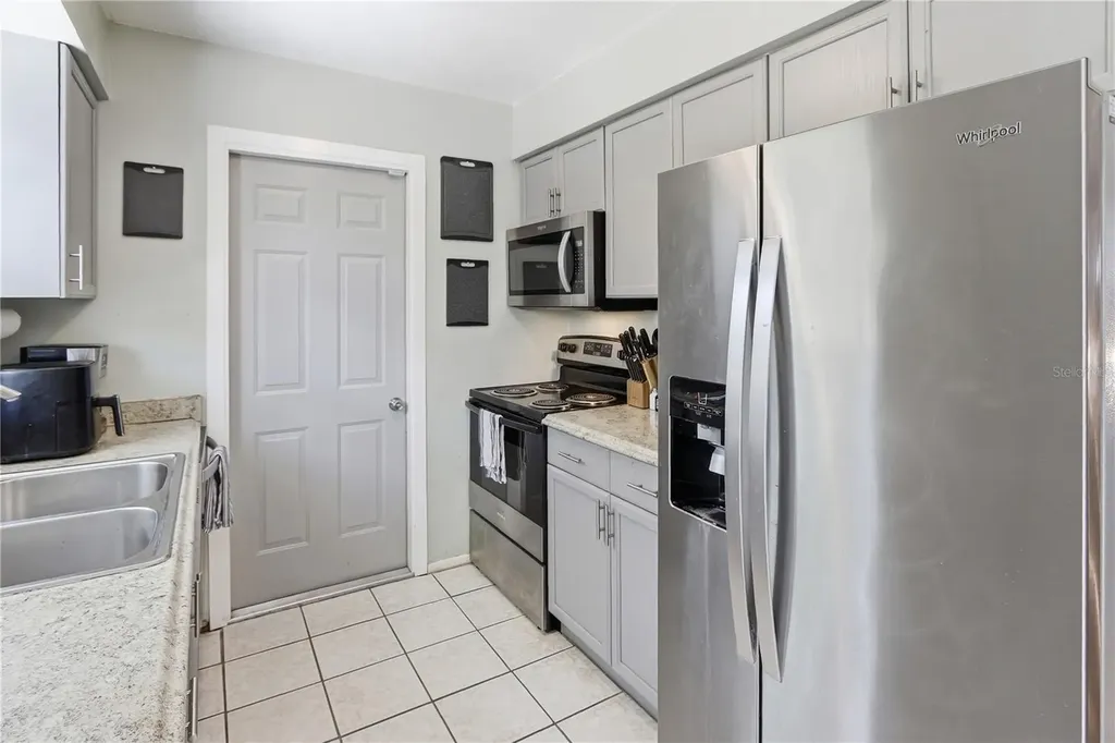 1907 Leslie Ann Lane Ocoee FL 34761