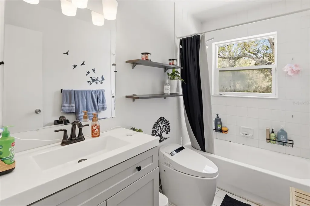 1907 Leslie Ann Lane Ocoee FL 34761
