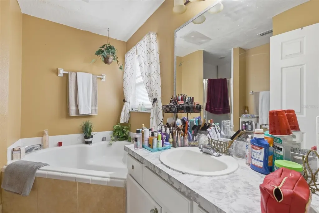 406 S Latonia Street Kissimmee FL 34741
