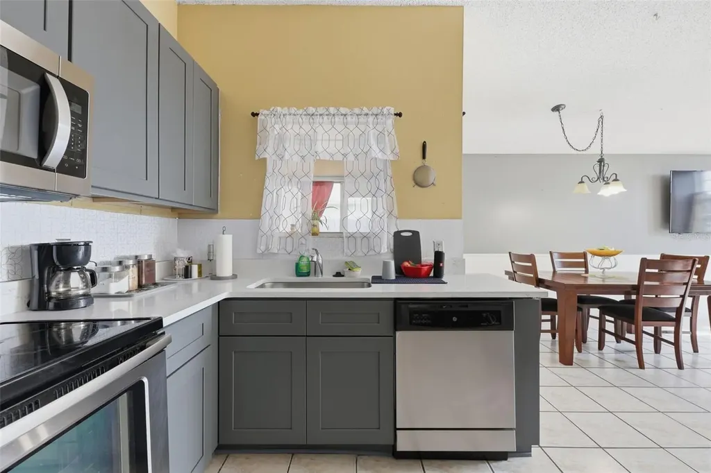 406 S Latonia Street Kissimmee FL 34741