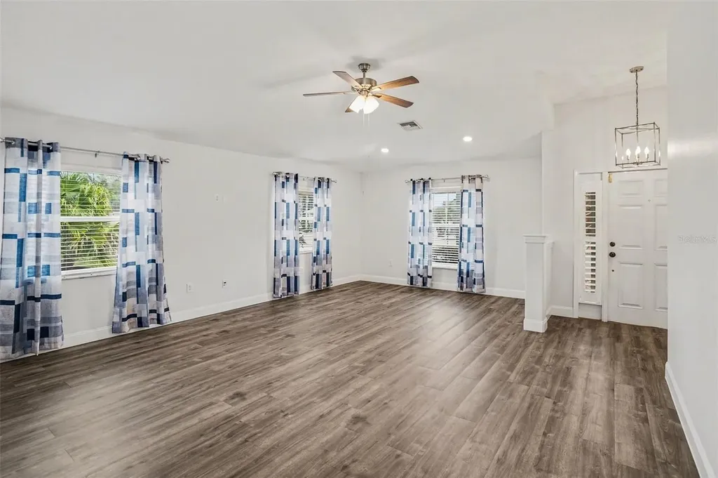 9524 Rolling Circle San Antonio FL 33576