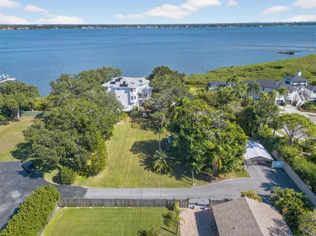 5 Mar Bay Lane Safety Harbor FL 34695