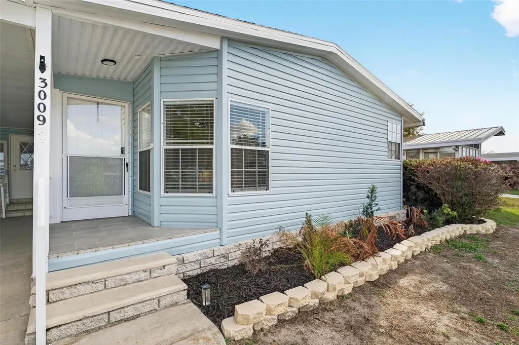 3009 Manatee Road Tavares FL 32778