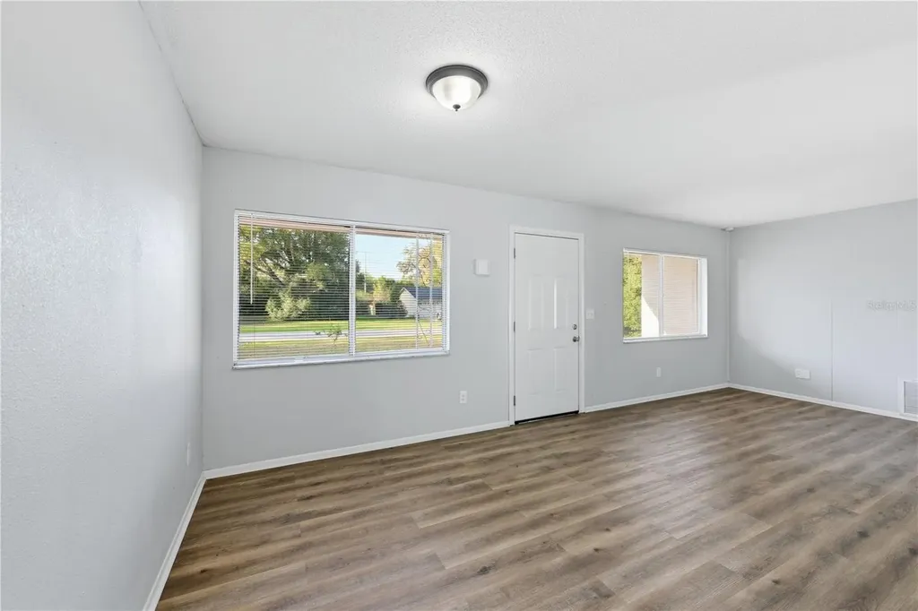 170 W Crystal Lake Avenue Lake Mary FL 32746