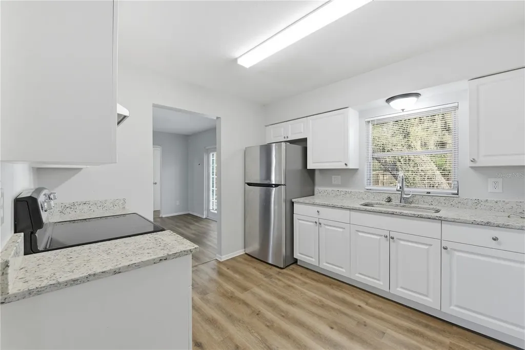 170 W Crystal Lake Avenue Lake Mary FL 32746