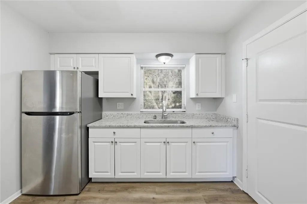 170 W Crystal Lake Avenue Lake Mary FL 32746