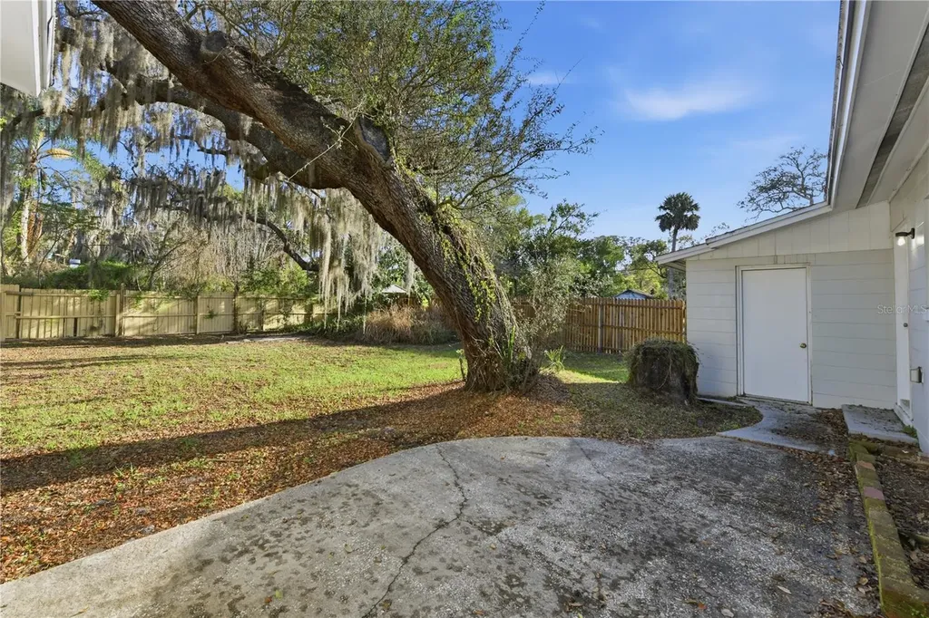 170 W Crystal Lake Avenue Lake Mary FL 32746