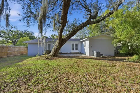 170 W Crystal Lake Avenue Lake Mary FL 32746