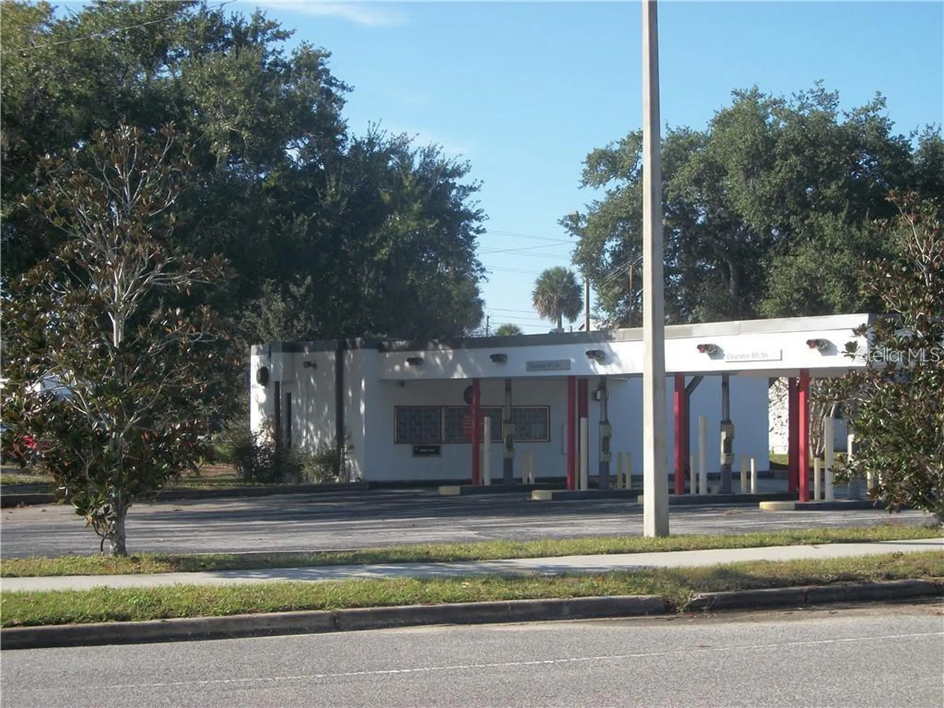 200 S Bay Street Eustis FL 32726