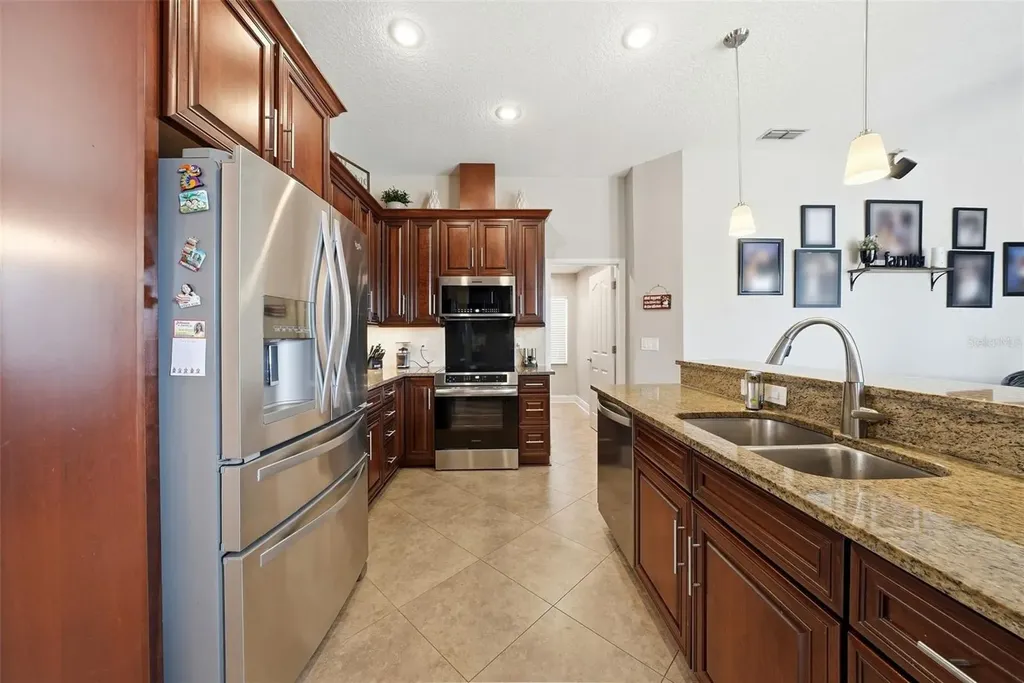 1436 Fox Chapel Drive Lutz FL 33549