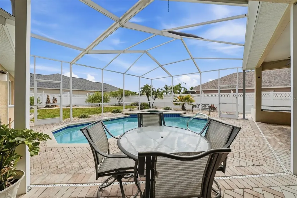 1436 Fox Chapel Drive Lutz FL 33549