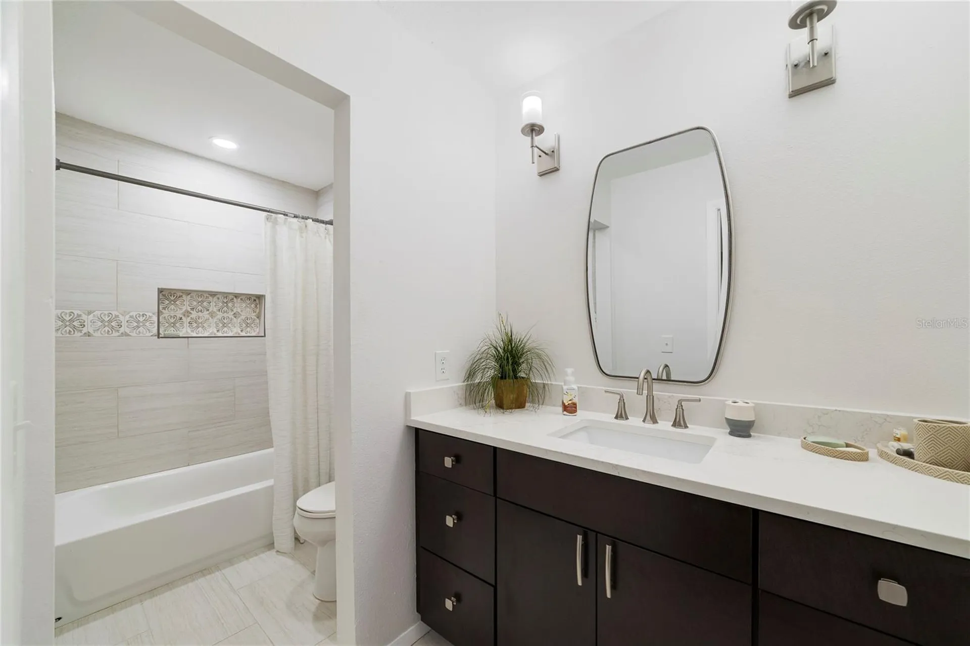 692 Lake Villas Drive Altamonte Springs FL 32701