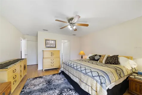 692 Lake Villas Drive Altamonte Springs FL 32701