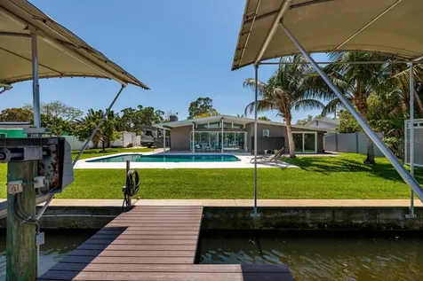 263 87th Avenue N St Petersburg FL 33702