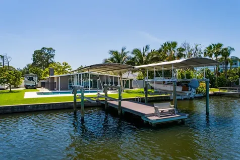 263 87th Avenue N St Petersburg FL 33702