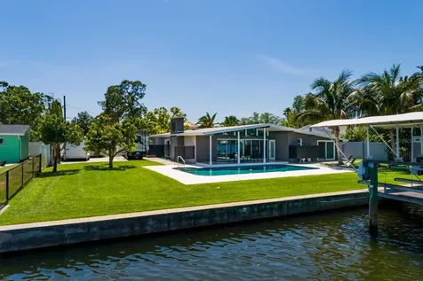 263 87th Avenue N St Petersburg FL 33702