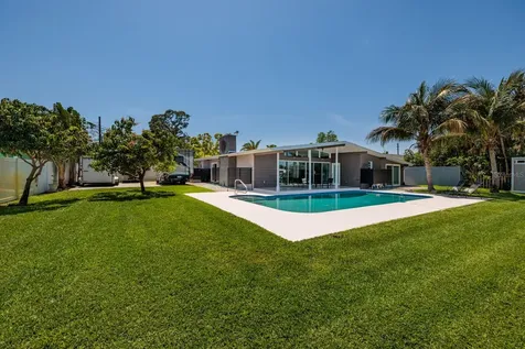 263 87th Avenue N St Petersburg FL 33702
