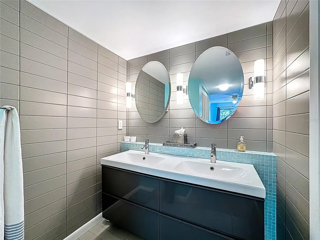 1717 Pelican Cove Road Sarasota FL 34231