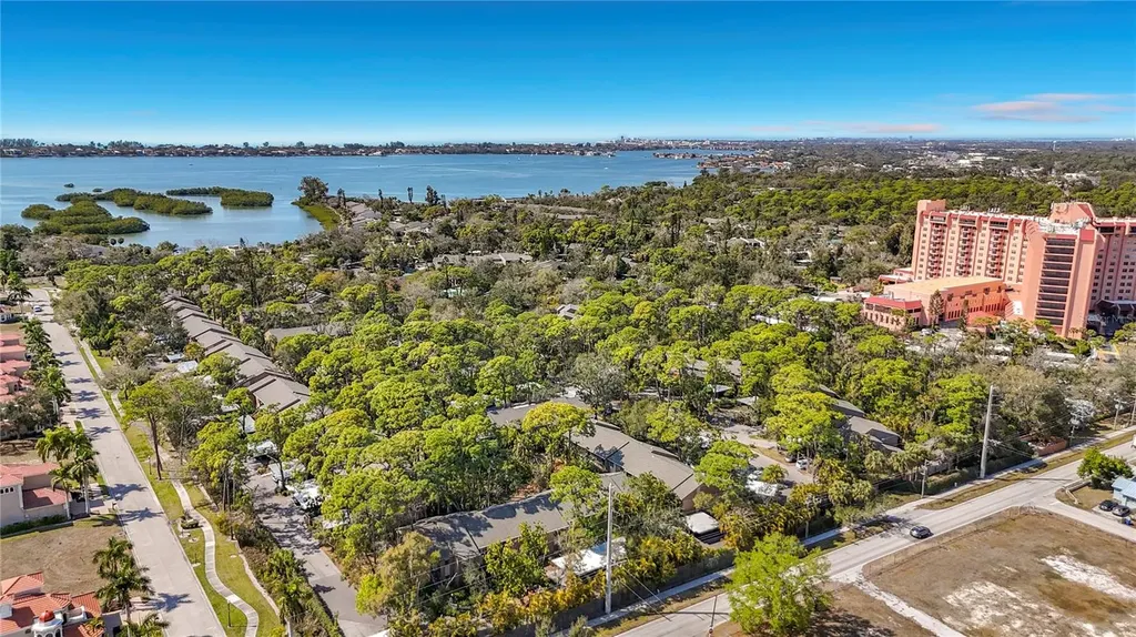 1717 Pelican Cove Road Sarasota FL 34231