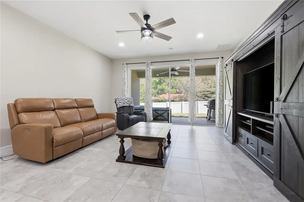 2337 Oxmoor Drive Deland FL 32724