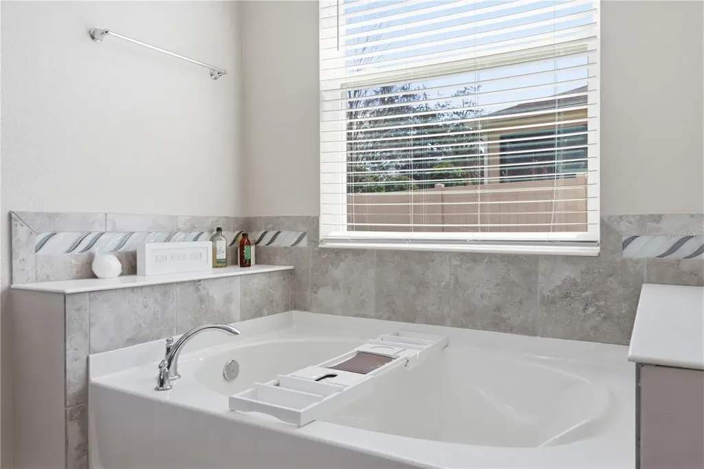 2337 Oxmoor Drive Deland FL 32724