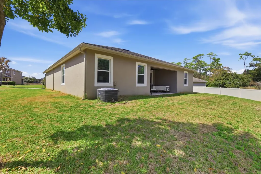 2337 Oxmoor Drive Deland FL 32724