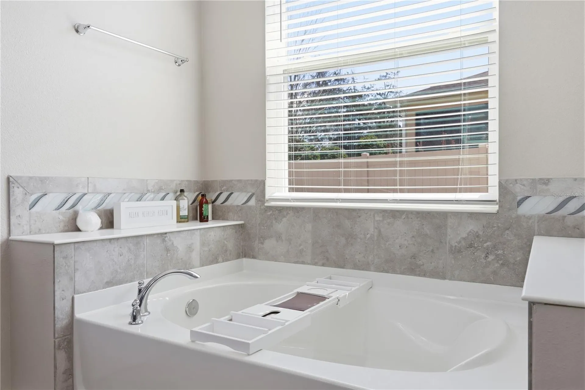 2337 Oxmoor Drive Deland FL 32724