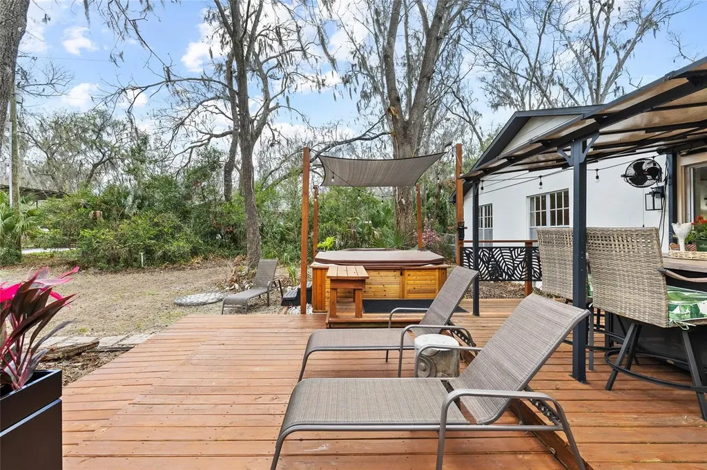 6906 Valrie Lane Riverview FL 33569