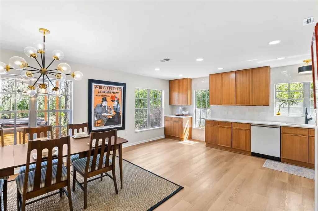 6906 Valrie Lane Riverview FL 33569