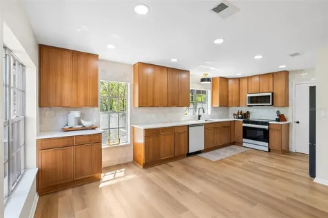 6906 Valrie Lane Riverview FL 33569