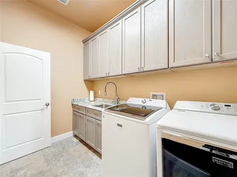 5061 W Oakhill Street Dunnellon FL 34433