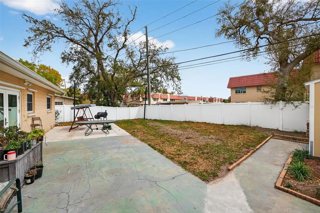 6285 101st Way Seminole FL 33772