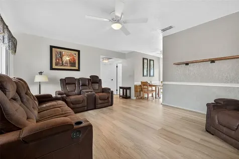 6285 101st Way Seminole FL 33772