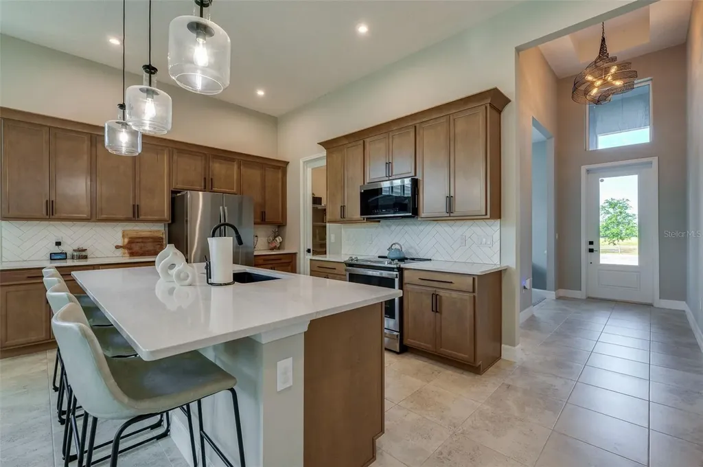 887 Lake Hill Way Deland FL 32724