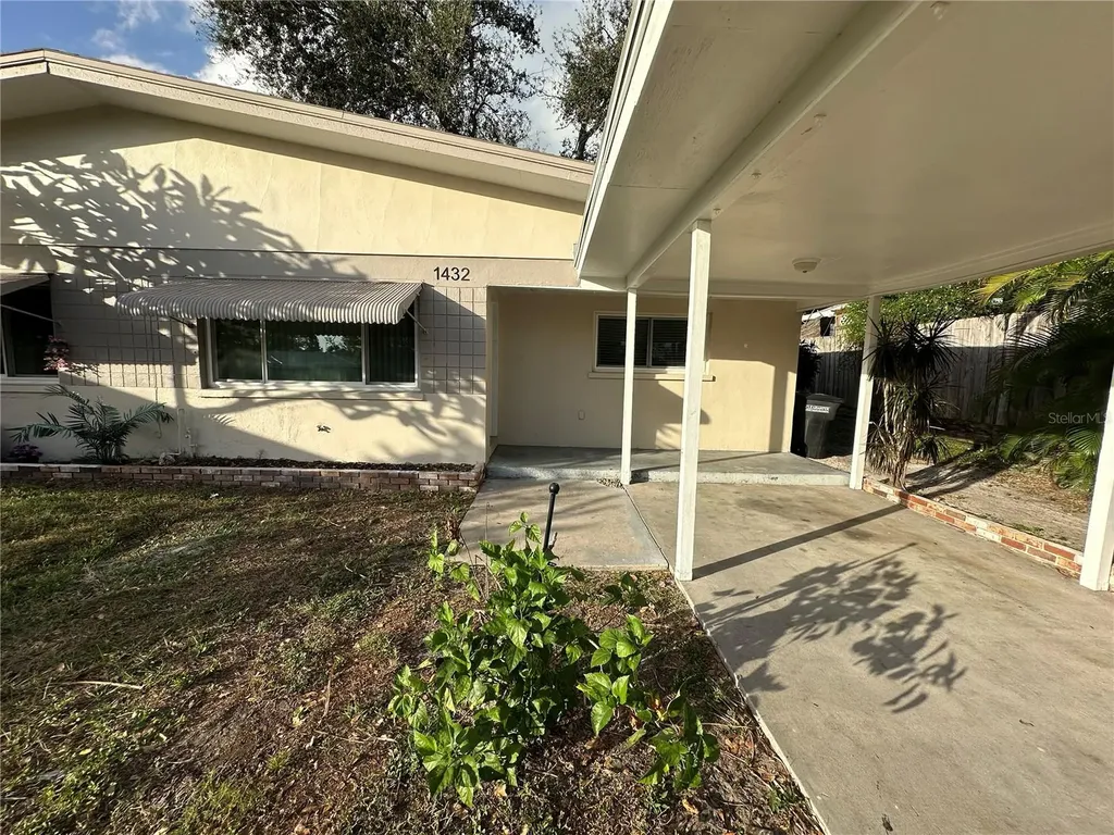 1432 Lotus Path Clearwater FL 33756
