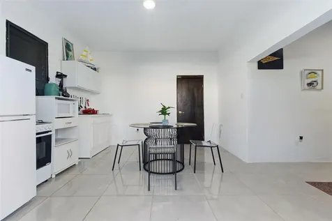 19 Comunidad San Isidro Canovanas PR 00729