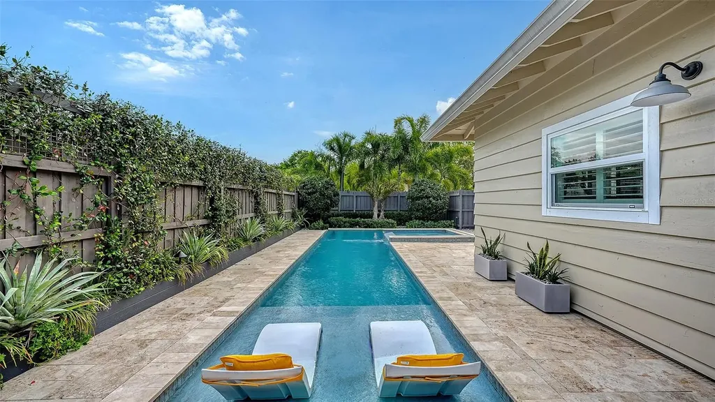1661 S Jefferson Avenue Sarasota FL 34239