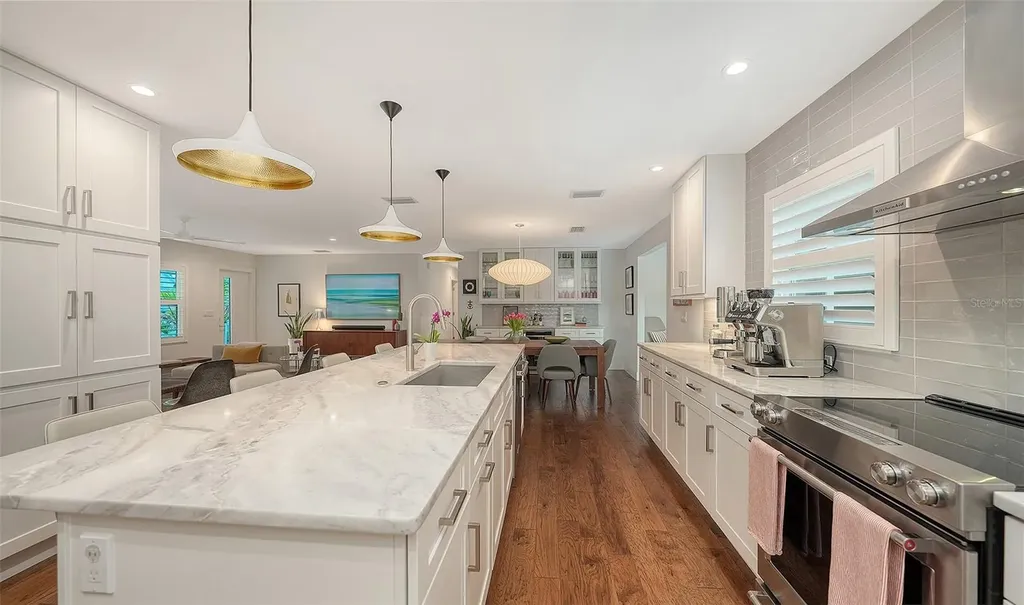 1661 S Jefferson Avenue Sarasota FL 34239