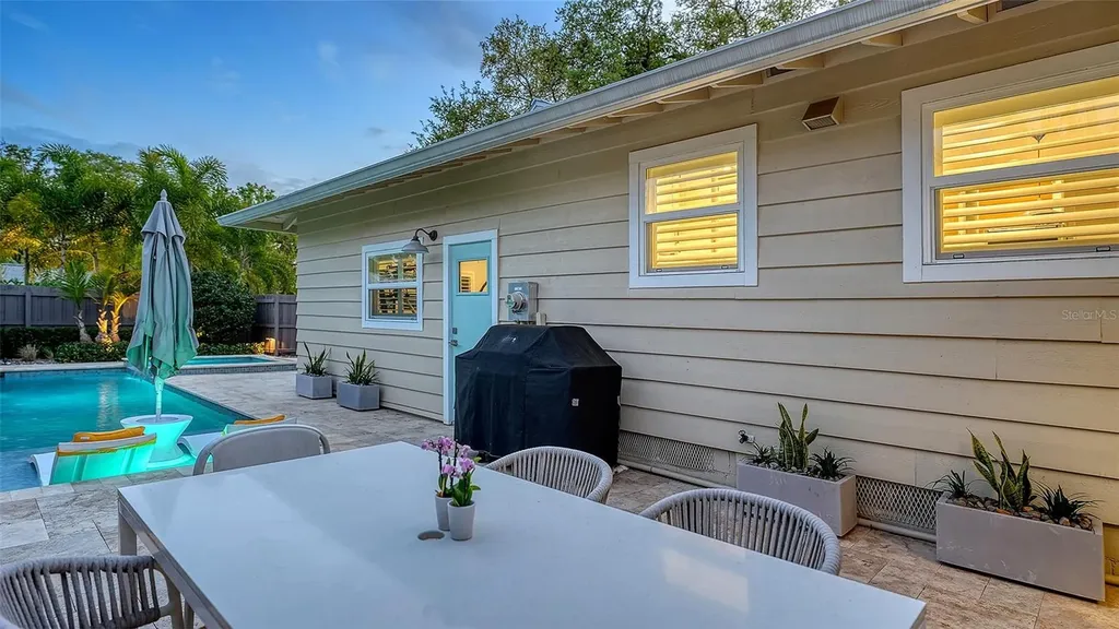 1661 S Jefferson Avenue Sarasota FL 34239