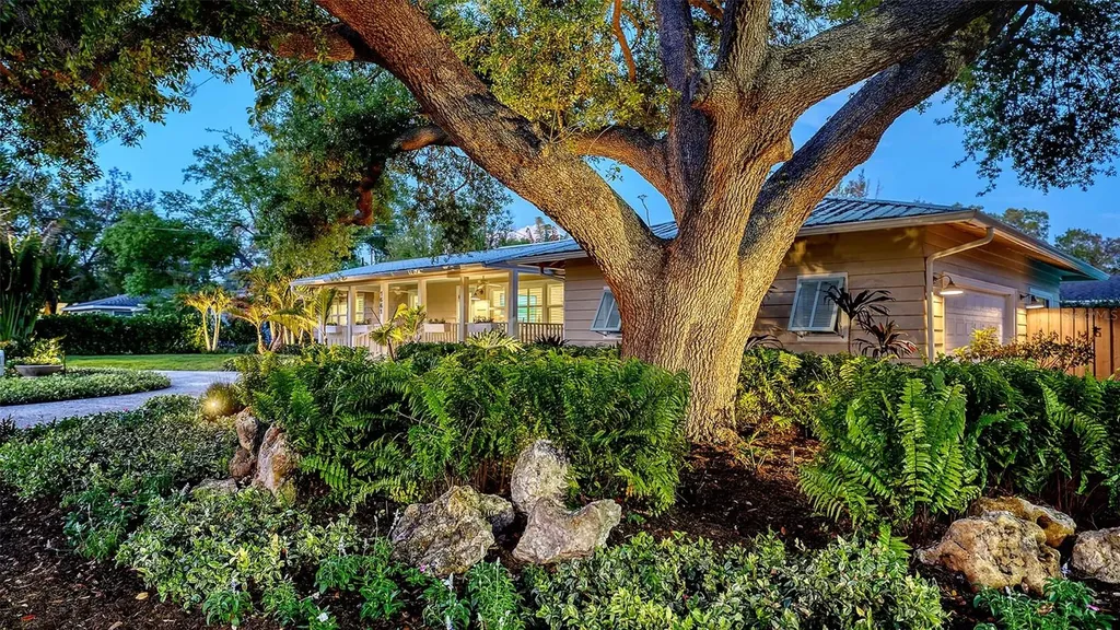 1661 S Jefferson Avenue Sarasota FL 34239