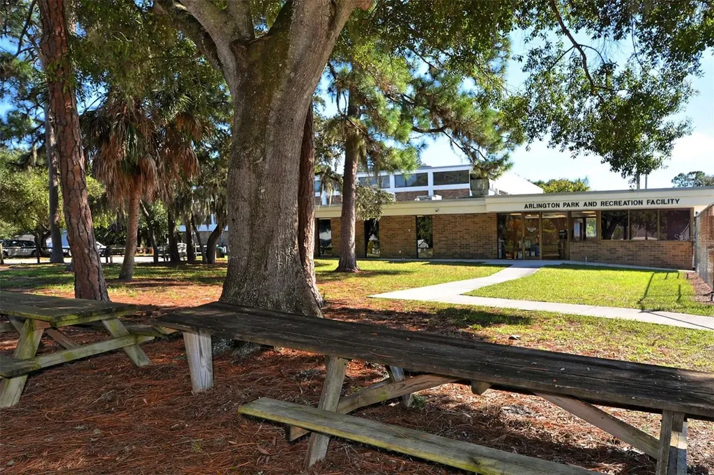 1661 S Jefferson Avenue Sarasota FL 34239