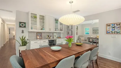 1661 S Jefferson Avenue Sarasota FL 34239