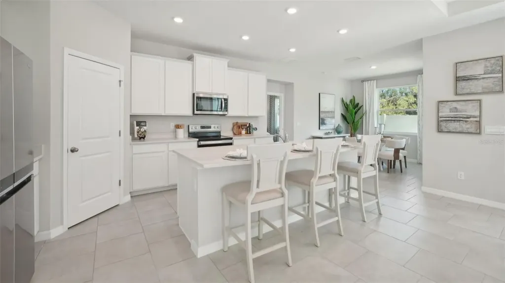 2096 Stratten Drive Zephyrhills FL 33541